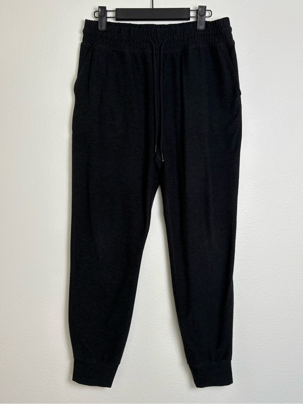 Beyond Yoga Women's Drawstring Joggers in Black Size Medium